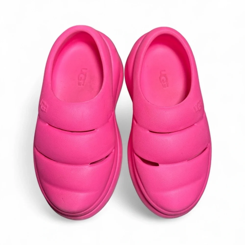 UGG bright fun